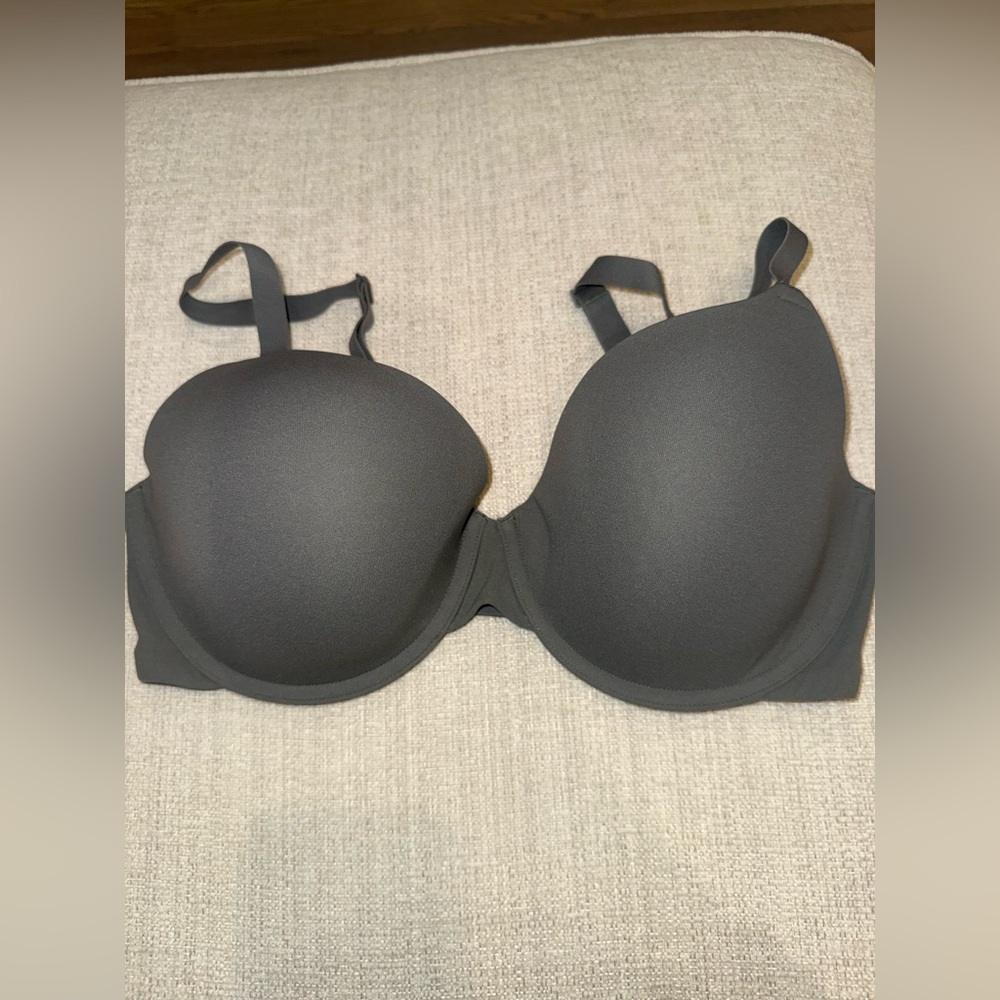 SKIMS Fits Everybody T-Shirt Bra